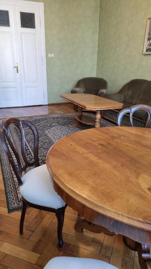 Апартаменты Apartament Rynek 7/1 Цешин Экстерьер фото